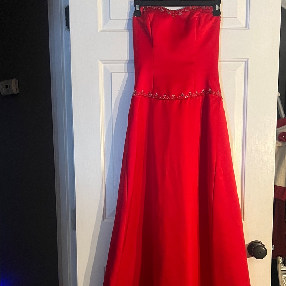 Elegant Red Prom Dress